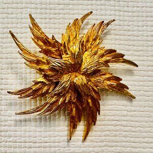 Vintage VANS AUTHENTIC Gold Plated Wing Starburst Pin Brooch Pendant